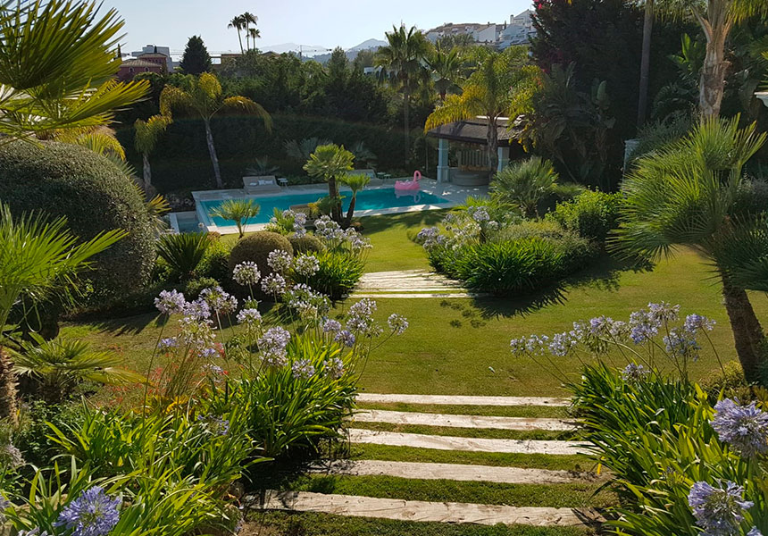 Garden maintenance in villa Sierra Blanca
