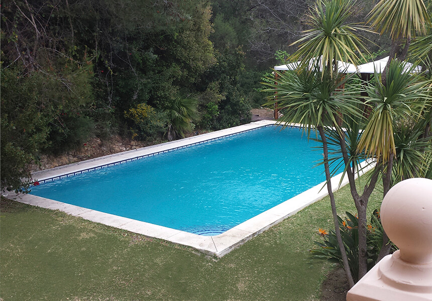 Piscina con agua limpia después de correctivo